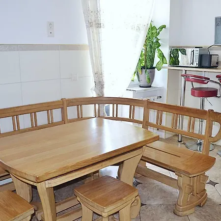 Kamennaya Gorka Apartment